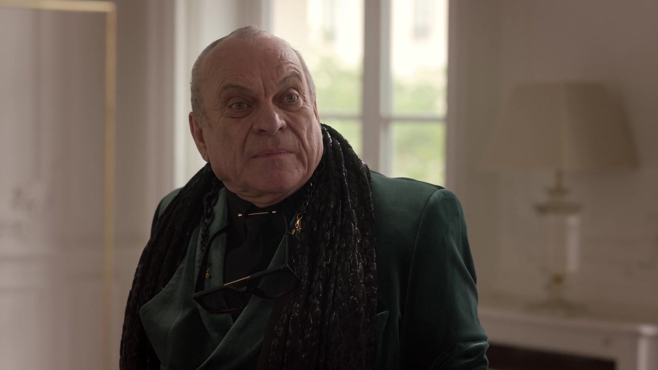 Emily_in_Paris_S01E10_Cancel_Couture_720p_NF_WEB-DL_DDP5_1_x264-BTN_0528.jpg