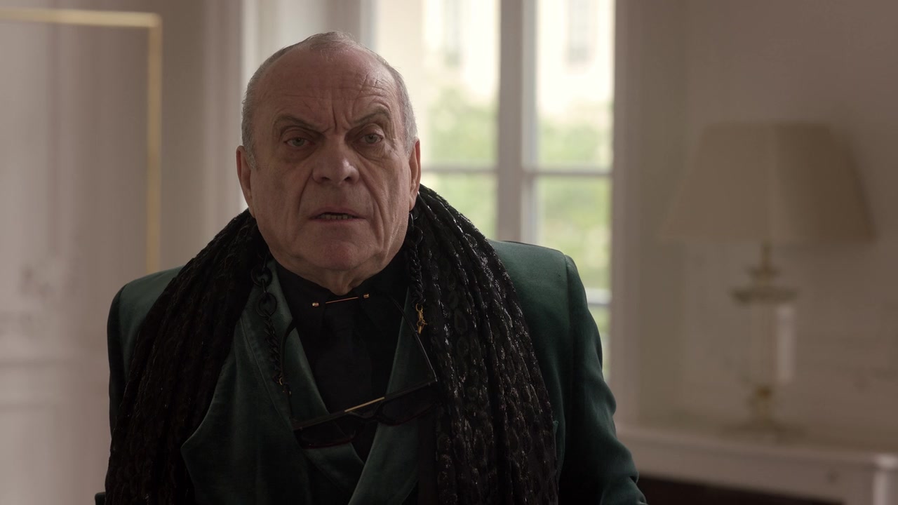 Emily_in_Paris_S01E10_Cancel_Couture_720p_NF_WEB-DL_DDP5_1_x264-BTN_0539.jpg