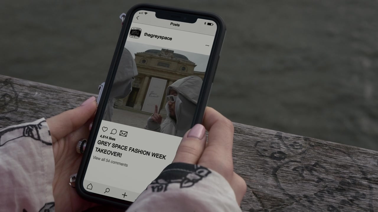 Emily_in_Paris_S01E10_Cancel_Couture_720p_NF_WEB-DL_DDP5_1_x264-BTN_0568.jpg