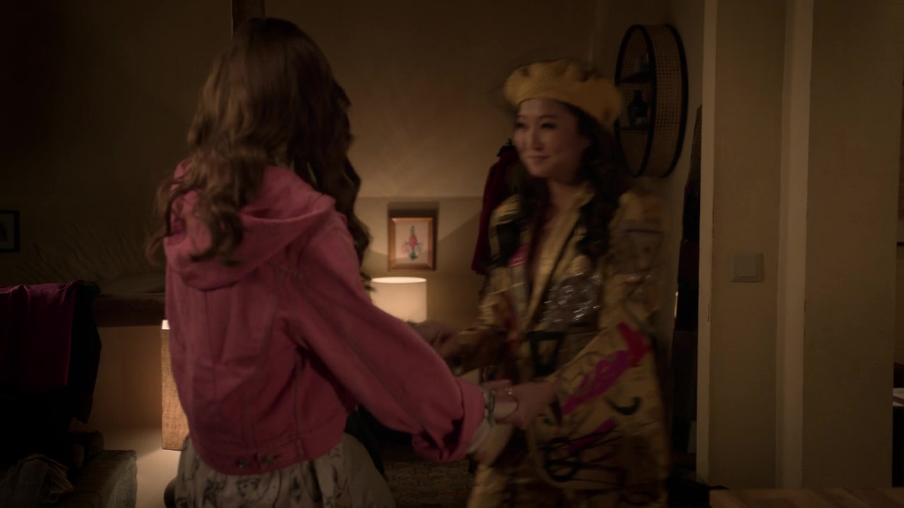 Emily_in_Paris_S01E10_Cancel_Couture_720p_NF_WEB-DL_DDP5_1_x264-BTN_0623.jpg Emily_in_Paris_S01E10_Cancel_Couture_720p_NF_WEB-DL_DDP5_1_x264-BTN_0623.jpg