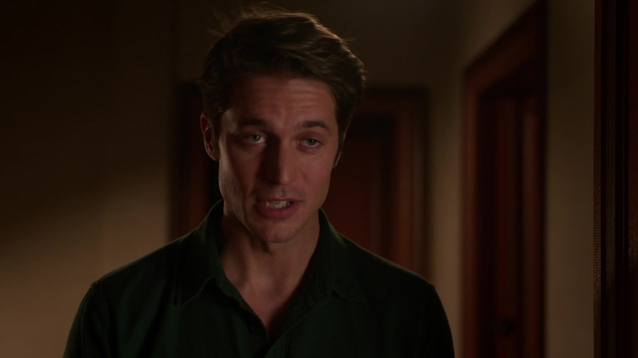 Emily_in_Paris_S01E10_Cancel_Couture_720p_NF_WEB-DL_DDP5_1_x264-BTN_0662.jpg