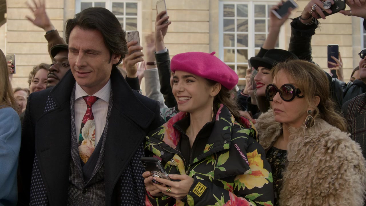 Emily_in_Paris_S01E10_Cancel_Couture_720p_NF_WEB-DL_DDP5_1_x264-BTN_0737.jpg
