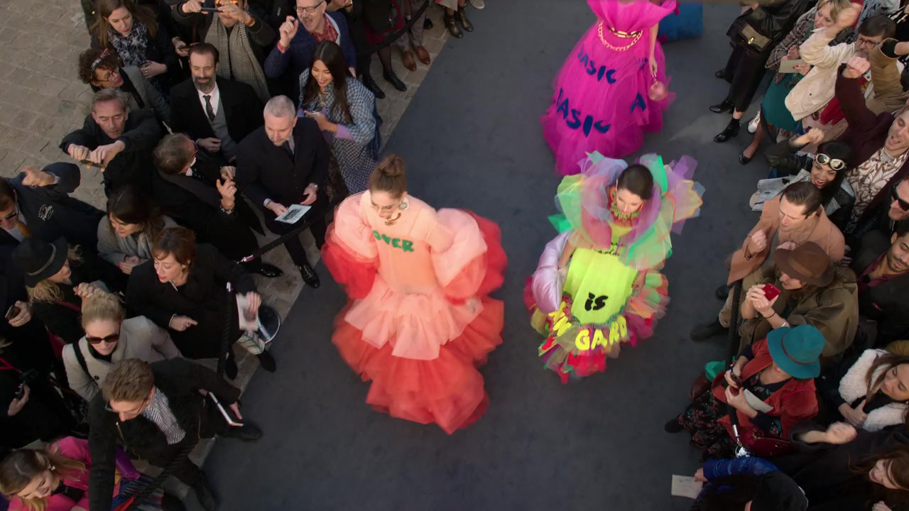 Emily_in_Paris_S01E10_Cancel_Couture_720p_NF_WEB-DL_DDP5_1_x264-BTN_0762.jpg Emily_in_Paris_S01E10_Cancel_Couture_720p_NF_WEB-DL_DDP5_1_x264-BTN_0762.jpg