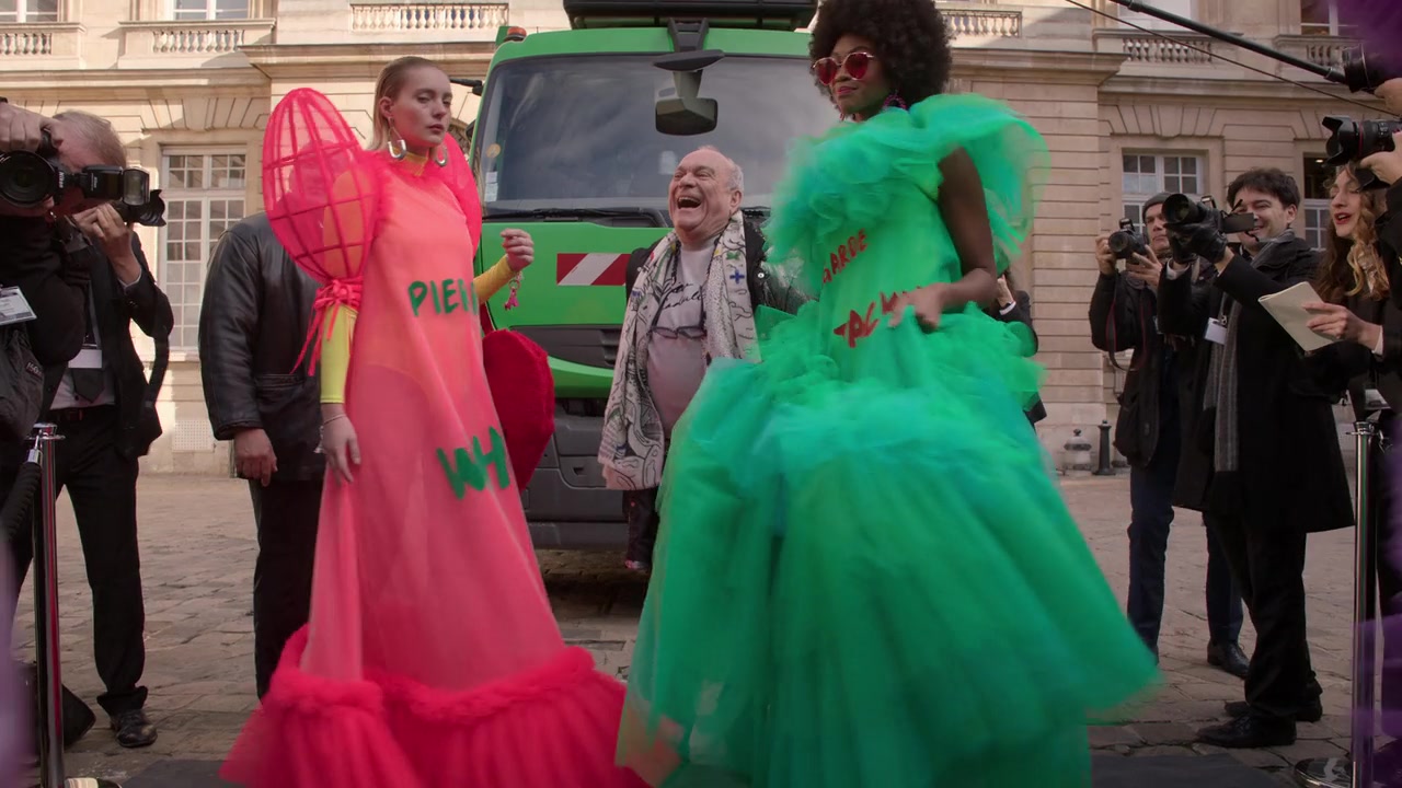 Emily_in_Paris_S01E10_Cancel_Couture_720p_NF_WEB-DL_DDP5_1_x264-BTN_0764.jpg Emily_in_Paris_S01E10_Cancel_Couture_720p_NF_WEB-DL_DDP5_1_x264-BTN_0764.jpg