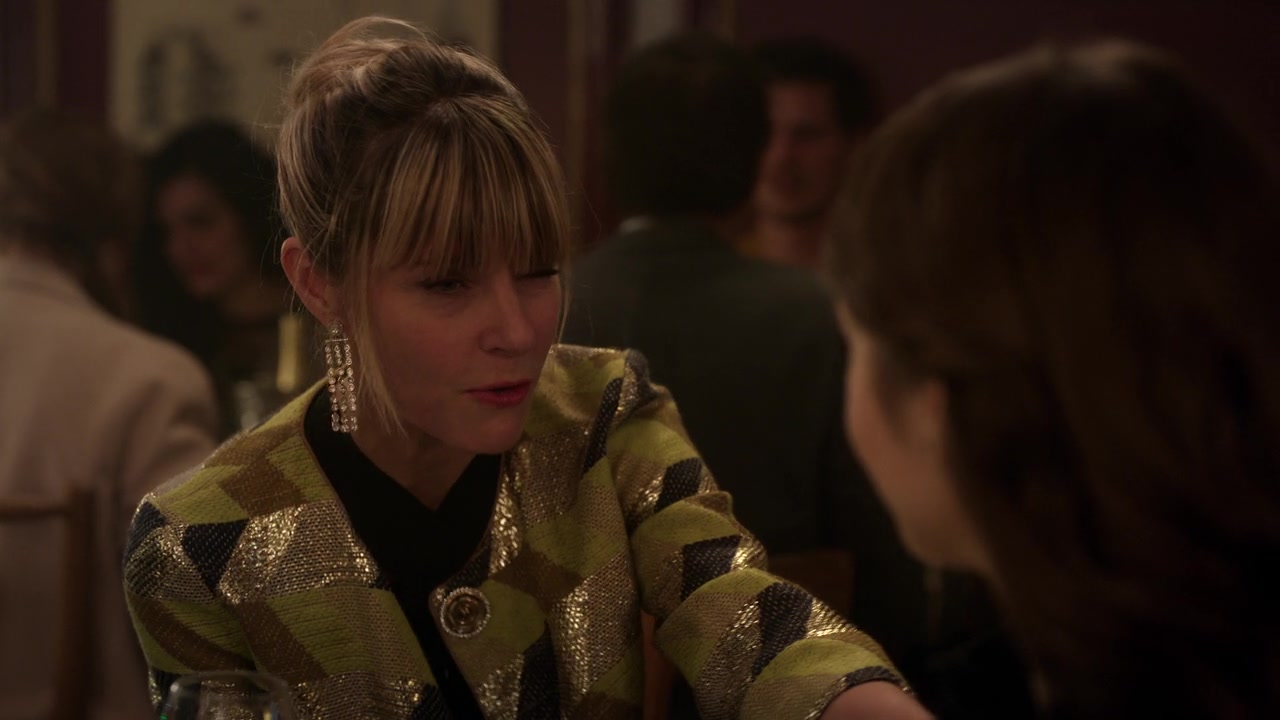 Emily_in_Paris_S01E10_Cancel_Couture_720p_NF_WEB-DL_DDP5_1_x264-BTN_0831.jpg