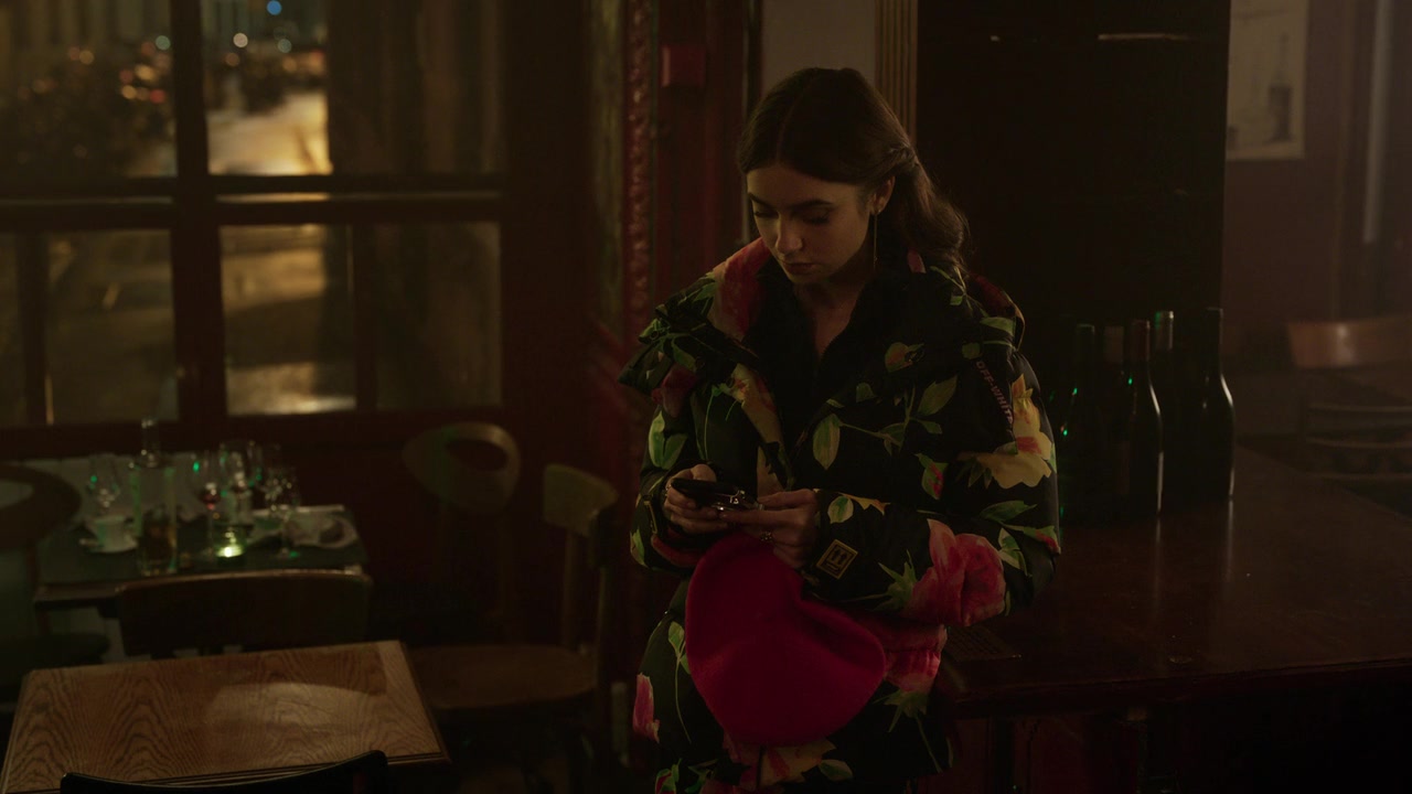 Emily_in_Paris_S01E10_Cancel_Couture_720p_NF_WEB-DL_DDP5_1_x264-BTN_0887.jpg