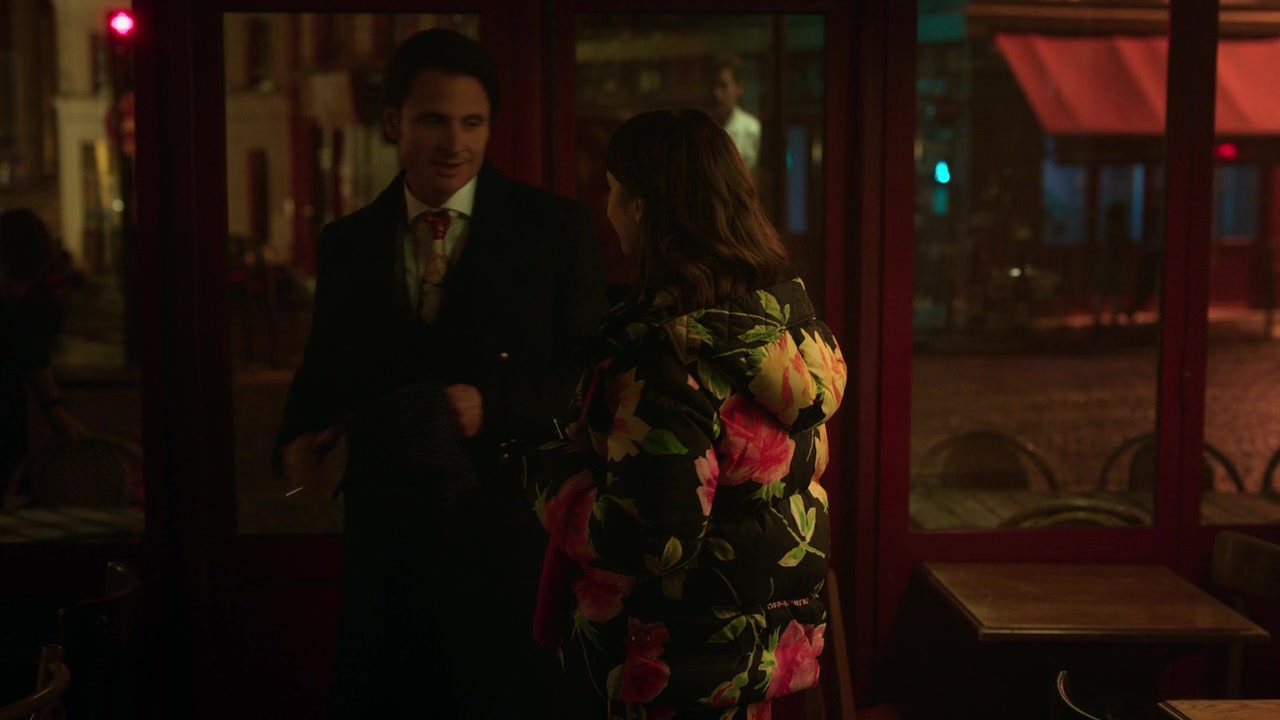 Emily_in_Paris_S01E10_Cancel_Couture_720p_NF_WEB-DL_DDP5_1_x264-BTN_0894.jpg