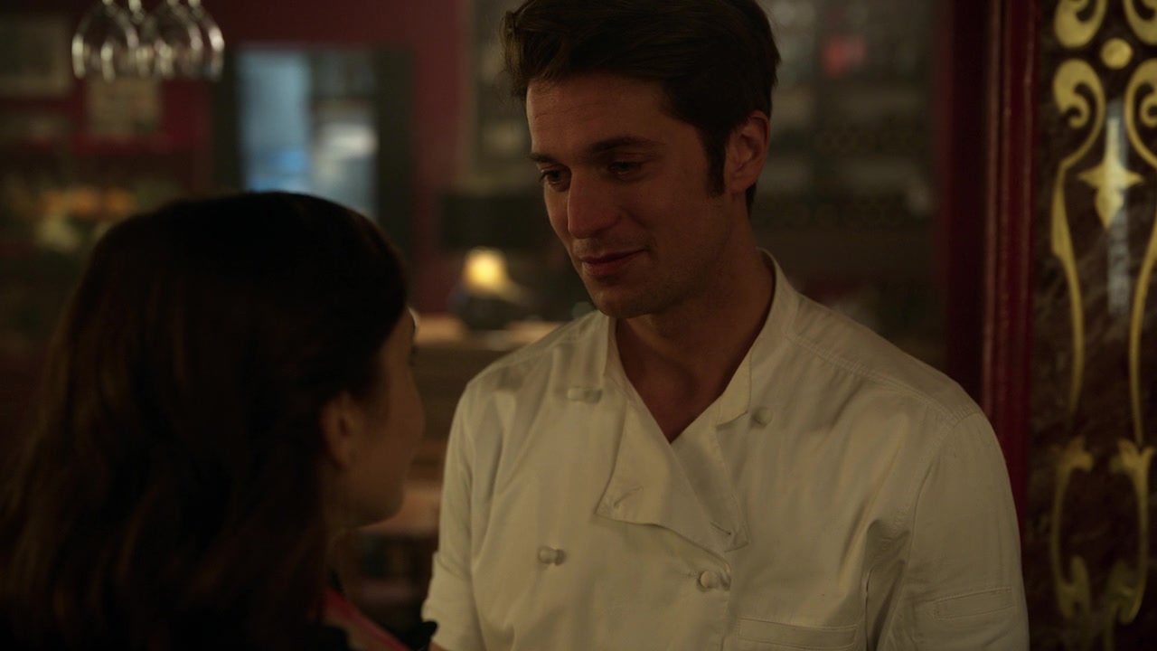 Emily_in_Paris_S01E10_Cancel_Couture_720p_NF_WEB-DL_DDP5_1_x264-BTN_0921.jpg