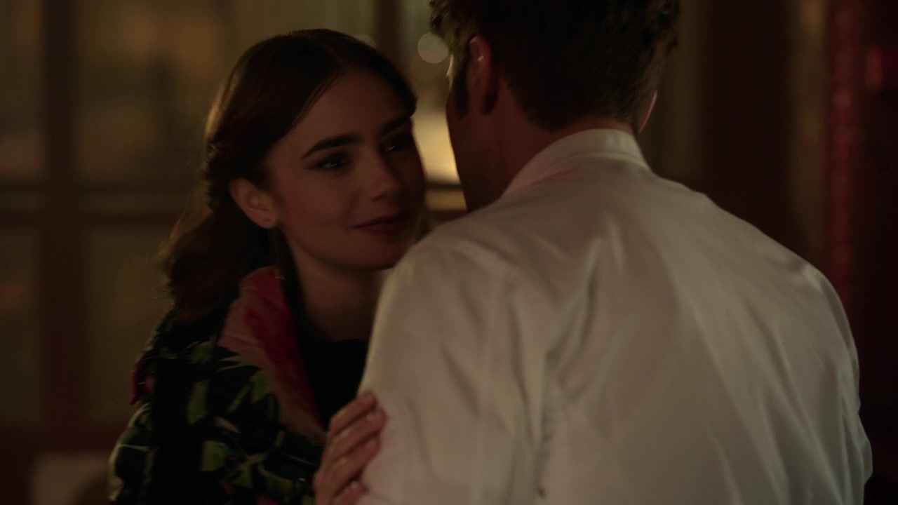 Emily_in_Paris_S01E10_Cancel_Couture_720p_NF_WEB-DL_DDP5_1_x264-BTN_0929.jpg