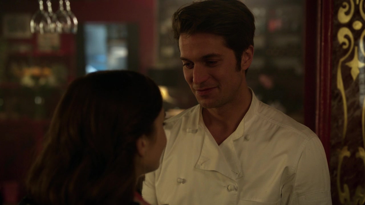Emily_in_Paris_S01E10_Cancel_Couture_720p_NF_WEB-DL_DDP5_1_x264-BTN_0933.jpg