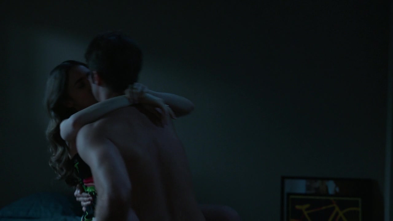 Emily_in_Paris_S01E10_Cancel_Couture_720p_NF_WEB-DL_DDP5_1_x264-BTN_0992.jpg