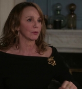 Emily_in_Paris_S01E10_Cancel_Couture_720p_NF_WEB-DL_DDP5_1_x264-BTN_0195.jpg
