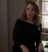 Emily_in_Paris_S01E10_Cancel_Couture_720p_NF_WEB-DL_DDP5_1_x264-BTN_0247.jpg
