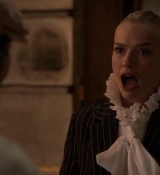 Emily_in_Paris_S01E10_Cancel_Couture_720p_NF_WEB-DL_DDP5_1_x264-BTN_0324.jpg