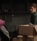 Emily_in_Paris_S01E10_Cancel_Couture_720p_NF_WEB-DL_DDP5_1_x264-BTN_0376.jpg