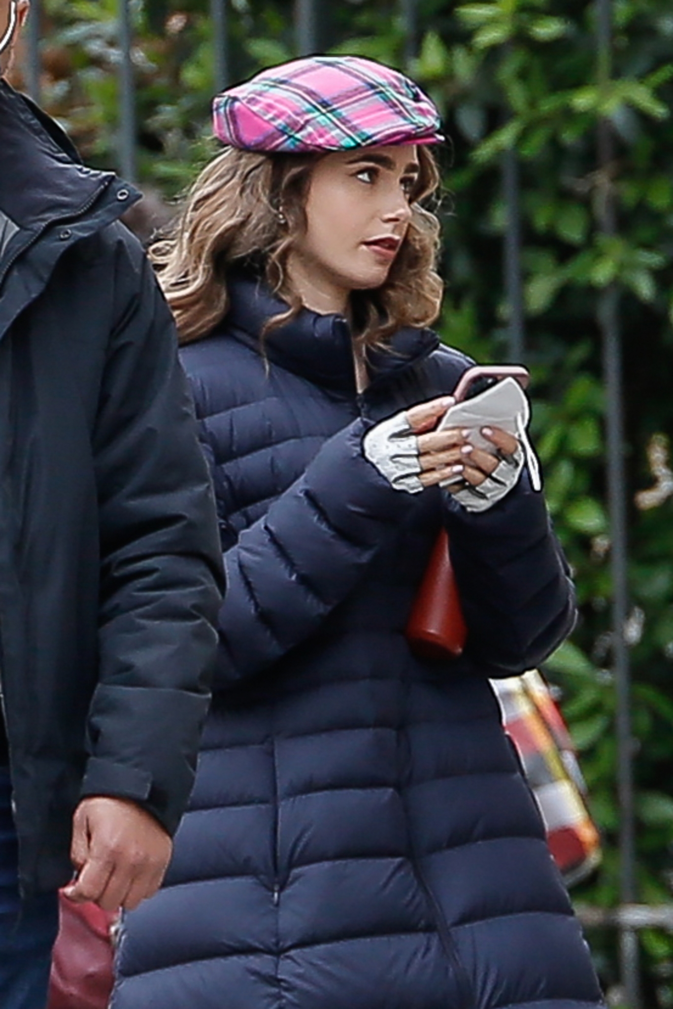 209434254_spread_lily_collins_210520_mcc_7758-005.jpg