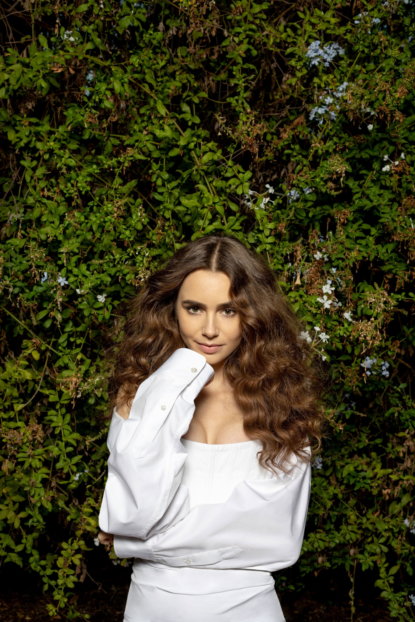 112520-lily-collins-02.jpg