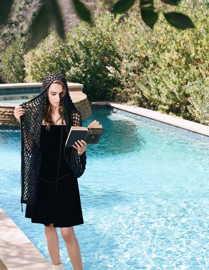 245923740_lily-collins-7.jpg