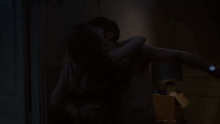 Emily_in_Paris_S02E01_WEBRip_x264-ION10_0038.jpg