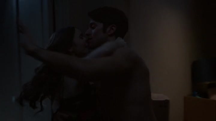 Emily_in_Paris_S02E01_WEBRip_x264-ION10_0039.jpg
