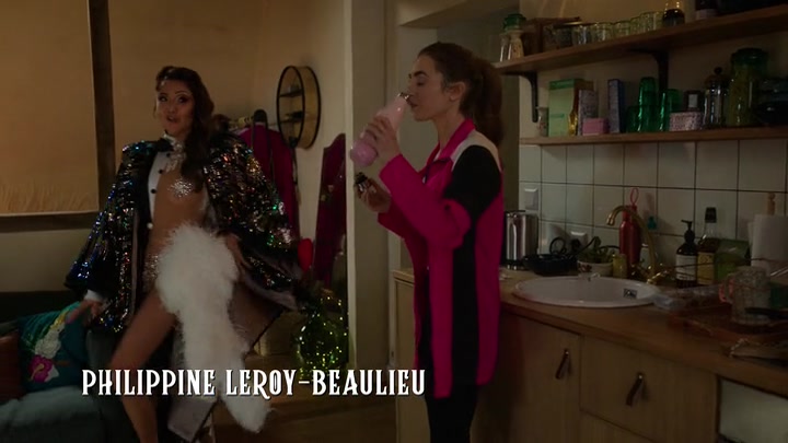 Emily_in_Paris_S02E01_WEBRip_x264-ION10_0123.jpg