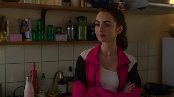 Emily_in_Paris_S02E01_WEBRip_x264-ION10_0140.jpg