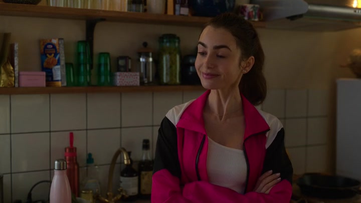 Emily_in_Paris_S02E01_WEBRip_x264-ION10_0142.jpg