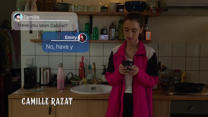 Emily_in_Paris_S02E01_WEBRip_x264-ION10_0169.jpg