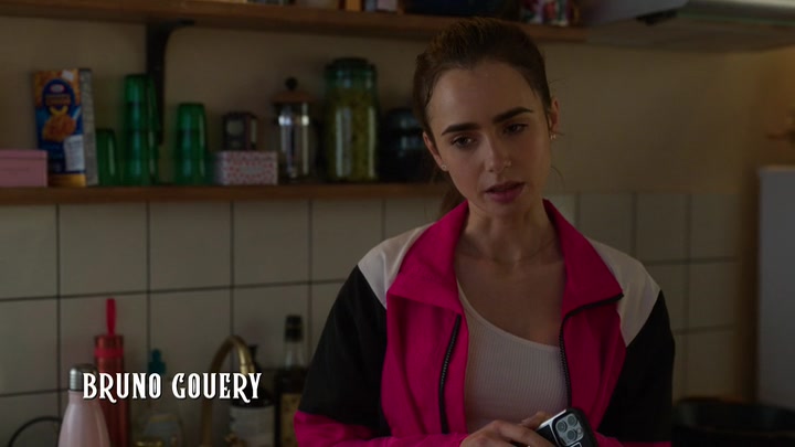 Emily_in_Paris_S02E01_WEBRip_x264-ION10_0195.jpg