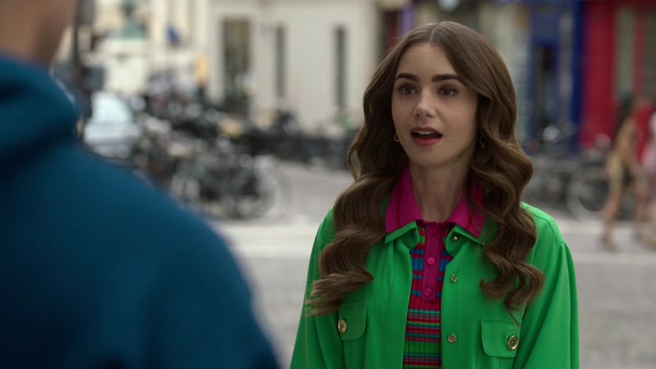 Emily_in_Paris_S02E01_WEBRip_x264-ION10_0329.jpg