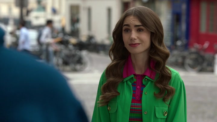 Emily_in_Paris_S02E01_WEBRip_x264-ION10_0338.jpg