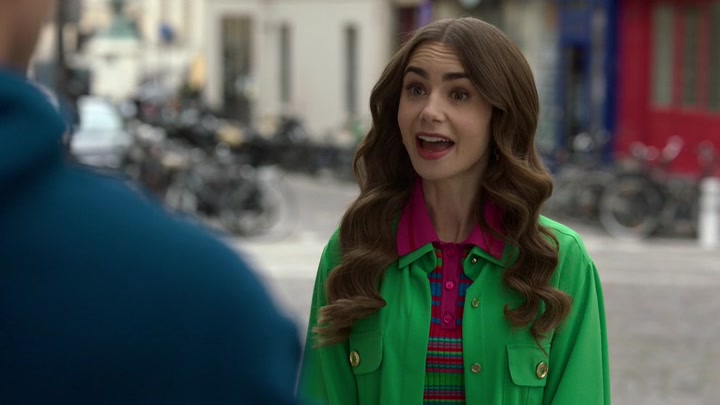 Emily_in_Paris_S02E01_WEBRip_x264-ION10_0346.jpg