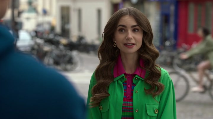 Emily_in_Paris_S02E01_WEBRip_x264-ION10_0358.jpg