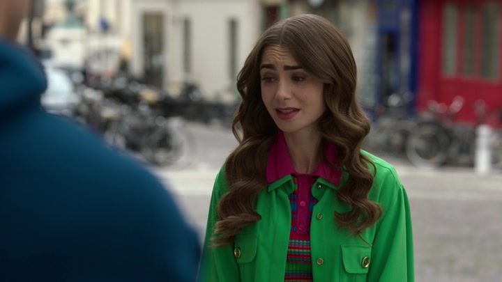 Emily_in_Paris_S02E01_WEBRip_x264-ION10_0364.jpg