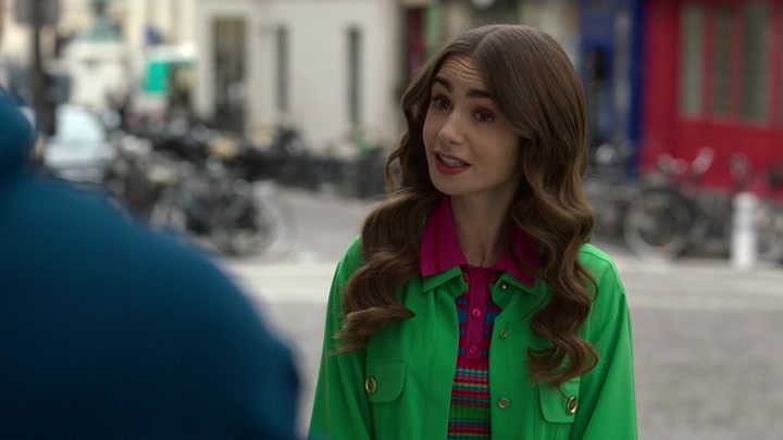 Emily_in_Paris_S02E01_WEBRip_x264-ION10_0393.jpg