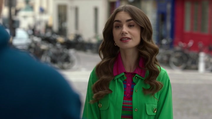 Emily_in_Paris_S02E01_WEBRip_x264-ION10_0394.jpg
