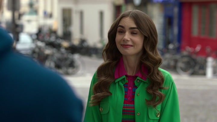 Emily_in_Paris_S02E01_WEBRip_x264-ION10_0439.jpg