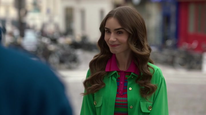 Emily_in_Paris_S02E01_WEBRip_x264-ION10_0468.jpg