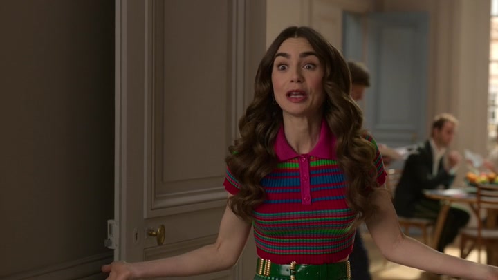 Emily_in_Paris_S02E01_WEBRip_x264-ION10_0537.jpg