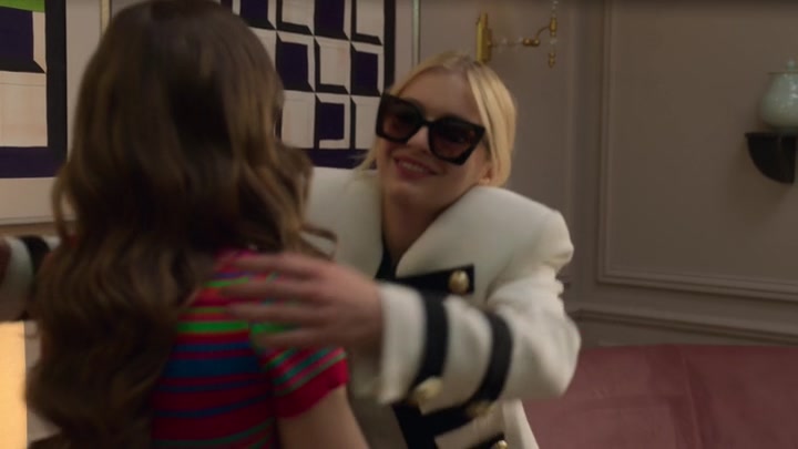 Emily_in_Paris_S02E01_WEBRip_x264-ION10_0584.jpg