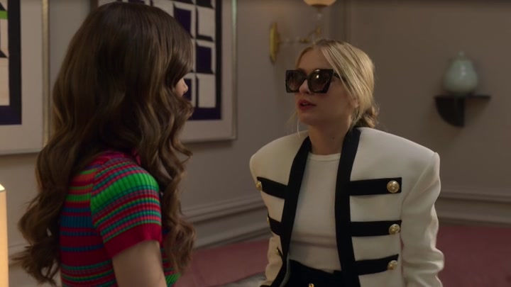 Emily_in_Paris_S02E01_WEBRip_x264-ION10_0597.jpg