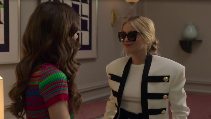 Emily_in_Paris_S02E01_WEBRip_x264-ION10_0598.jpg