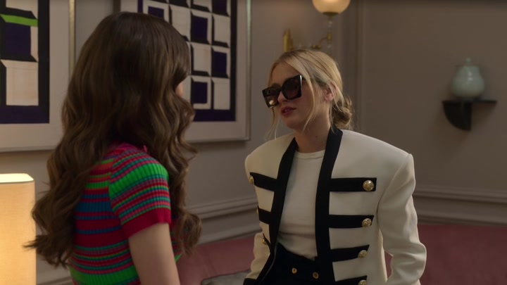 Emily_in_Paris_S02E01_WEBRip_x264-ION10_0611.jpg