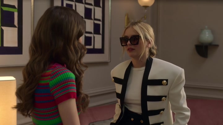 Emily_in_Paris_S02E01_WEBRip_x264-ION10_0613.jpg