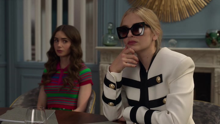 Emily_in_Paris_S02E01_WEBRip_x264-ION10_0697.jpg