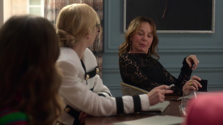 Emily_in_Paris_S02E01_WEBRip_x264-ION10_0748.jpg