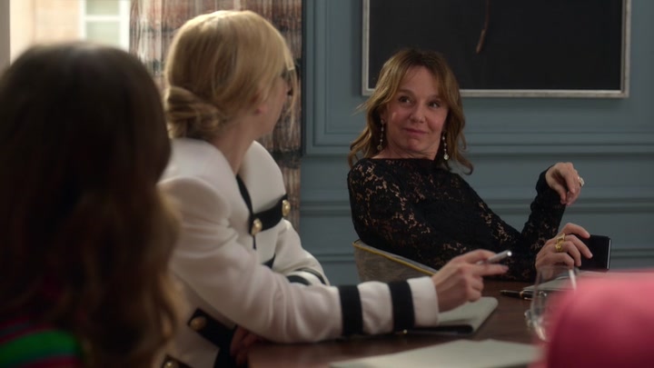 Emily_in_Paris_S02E01_WEBRip_x264-ION10_0750.jpg