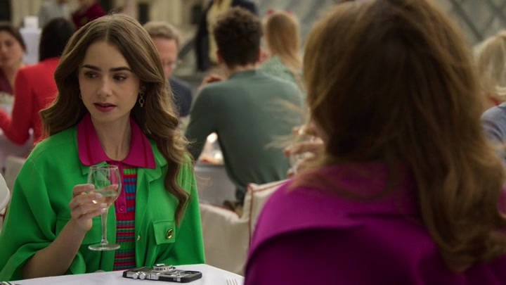 Emily_in_Paris_S02E01_WEBRip_x264-ION10_0772.jpg