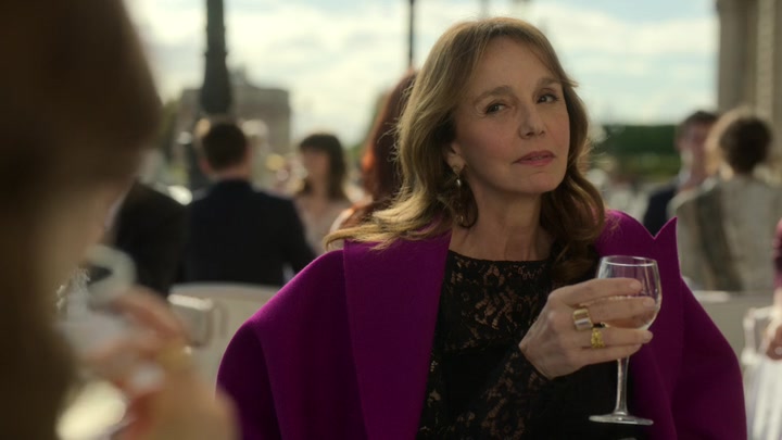 Emily_in_Paris_S02E01_WEBRip_x264-ION10_0782.jpg