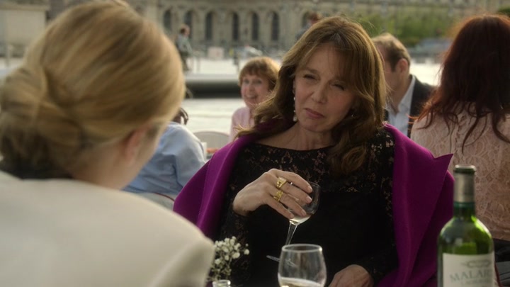 Emily_in_Paris_S02E01_WEBRip_x264-ION10_0808.jpg